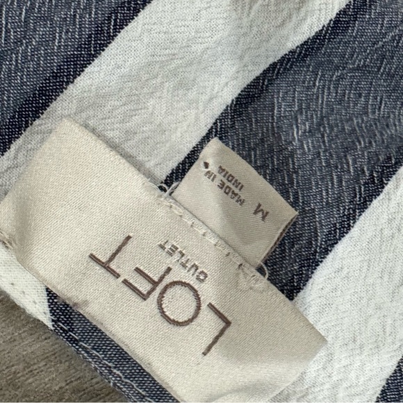 Loft outket sleeveless striped flounce/ ruffle top ❤️ - Picture 4 of 6